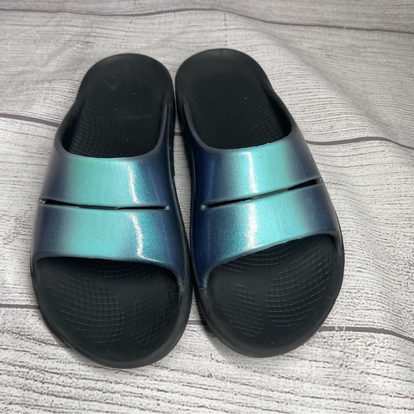 Oofos Women’s 8 OOahh Luxe Atlantis Slide Sandals - Picture 2 of 5